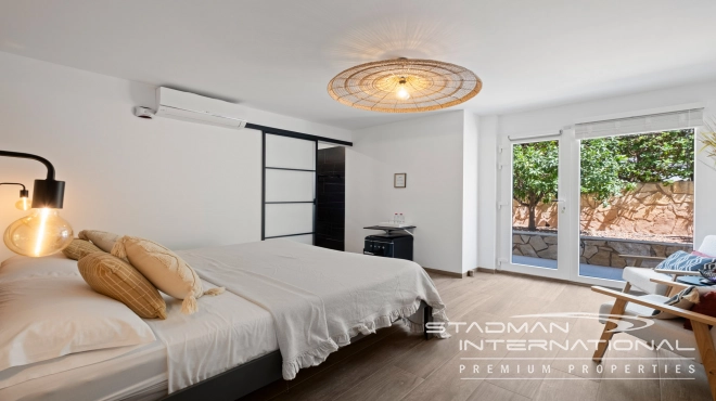 Spacious Luxury Villa Near the Beach and Albir Town