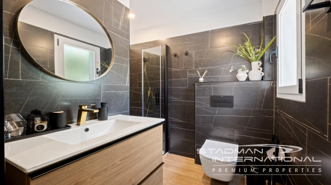 Spacious Luxury Villa Near the Beach and Albir Town