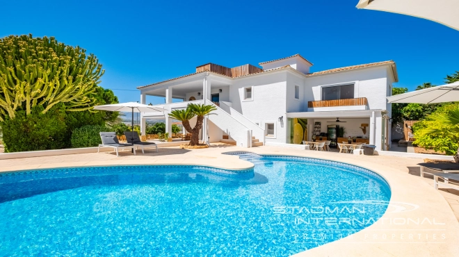 Spacious Luxury Villa Near the Beach and Albir Town