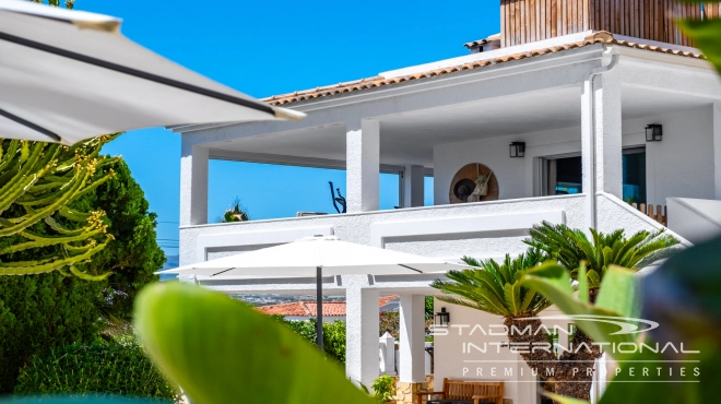 Spacious Luxury Villa Near the Beach and Albir Town