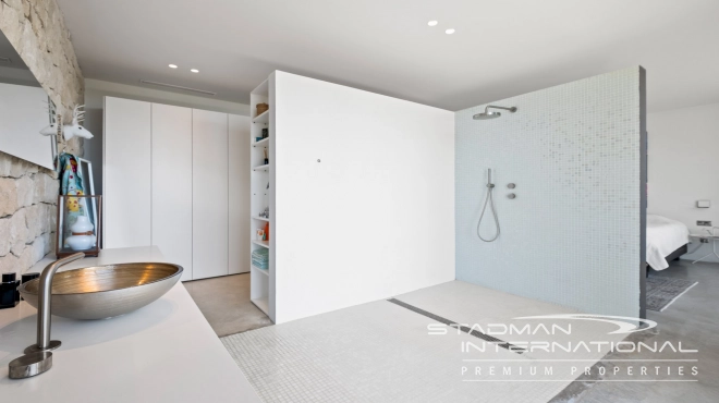 Modern Villa with Beautiful Sea Views Near Altea Golf Club