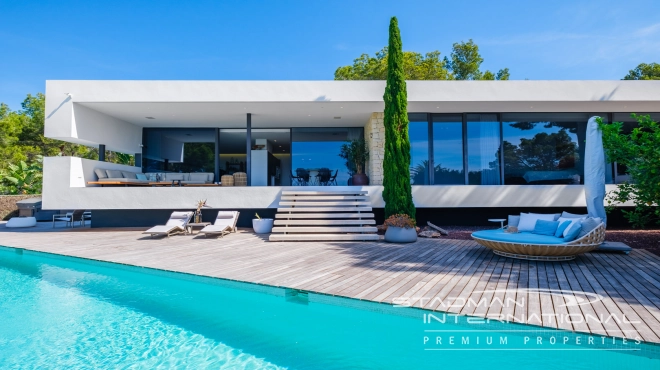 Modern Villa with Beautiful Sea Views Near Altea Golf Club