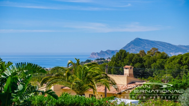 Modern Villa with Beautiful Sea Views Near Altea Golf Club