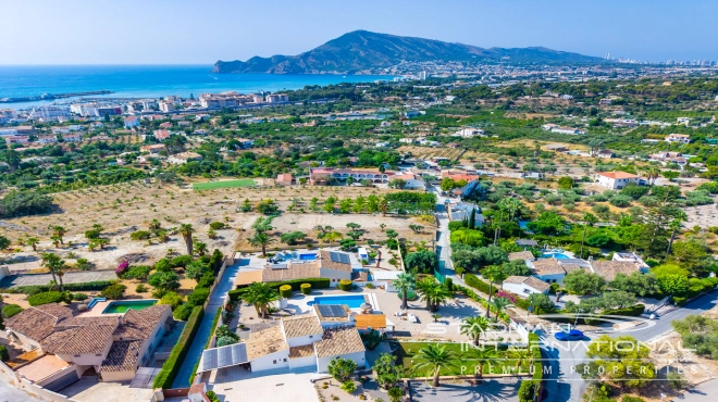 Villa with Spacious Plot and Sea Views Within Walking Distance of Old Town Altea