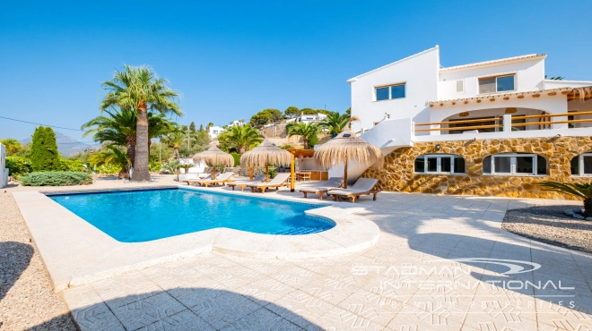 Villa with Spacious Plot and Sea Views Within Walking Distance of Old Town Altea
