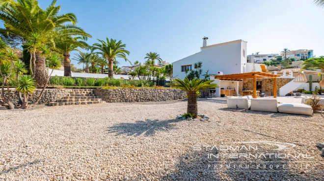 Villa with Spacious Plot and Sea Views Within Walking Distance of Old Town Altea