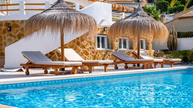 Villa with Spacious Plot and Sea Views Within Walking Distance of Old Town Altea