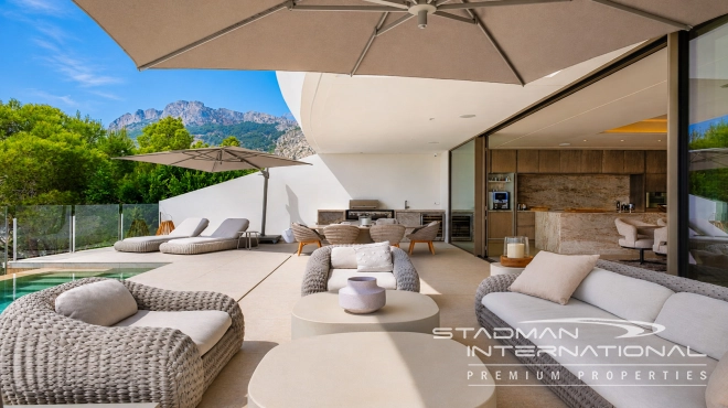 Modern Design Villa with Fabulous Sea Views in Altea Hills