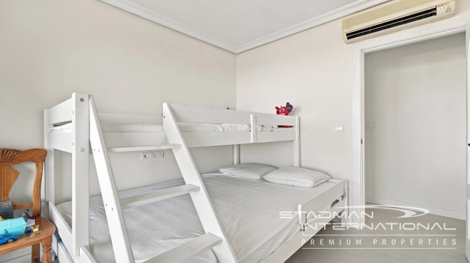 Mooi Appartement met Groot Terras en Fantastisch Zeezicht