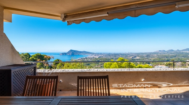 Mooi Appartement met Groot Terras en Fantastisch Zeezicht