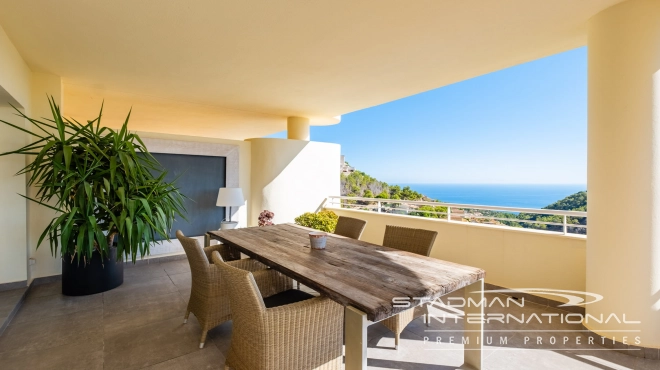 Beautiful Apartment with Spacious Terrace and Sea Views in Altea Hills