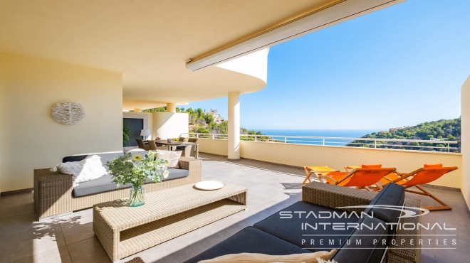 Beautiful Apartment with Spacious Terrace and Sea Views in Altea Hills