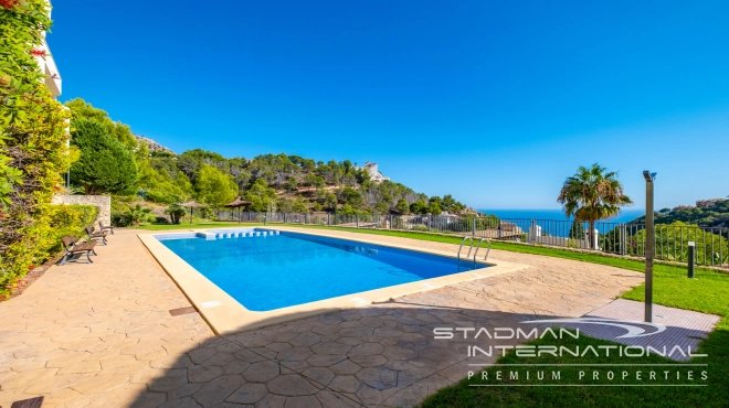 Beautiful Apartment with Spacious Terrace and Sea Views in Altea Hills