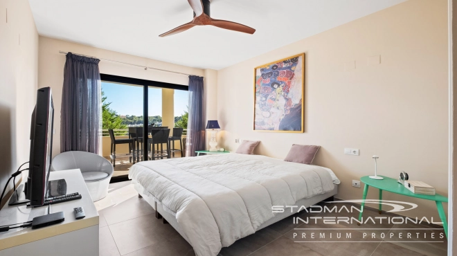 Corner Apartment with Spacious Terrace and Sea Views 