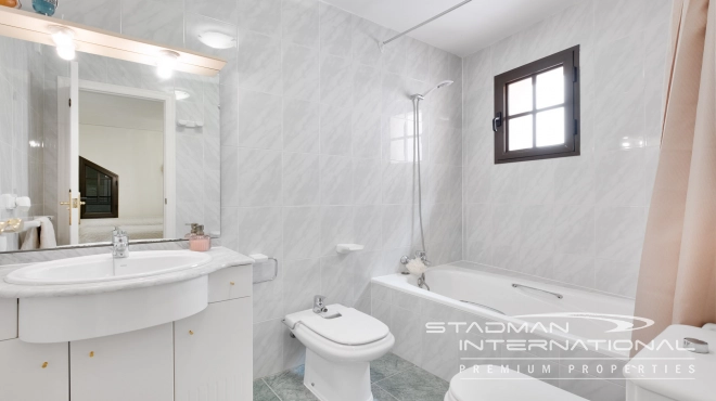 Spacieux Appartement Duplex à Proximité de la Plage et du Port 