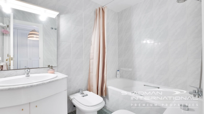 Spacieux Appartement Duplex à Proximité de la Plage et du Port 