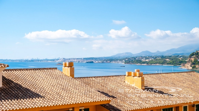 Spacieux Appartement Duplex à Proximité de la Plage et du Port 