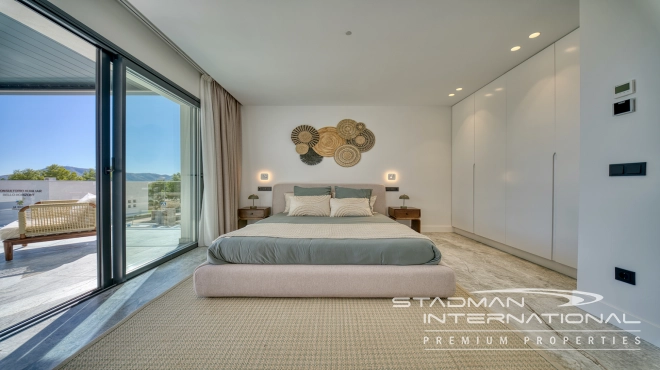 Modern Villa on a Flat Plot in a Central Location Near Altea
