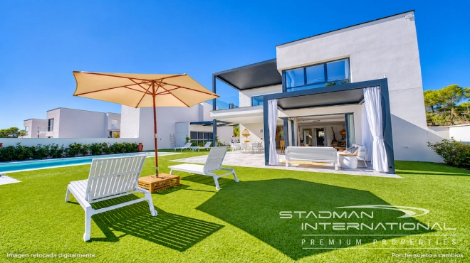 Modern Villa on a Flat Plot in a Central Location Near Altea