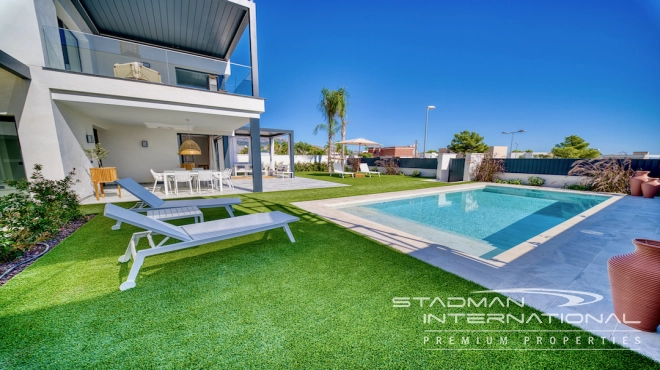 Modern Villa on a Flat Plot in a Central Location Near Altea
