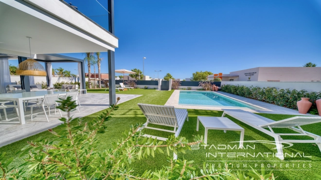 Modern Villa on a Flat Plot in a Central Location Near Altea