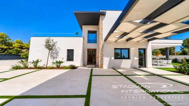 Modern Villa on a Flat Plot in a Central Location Near Altea