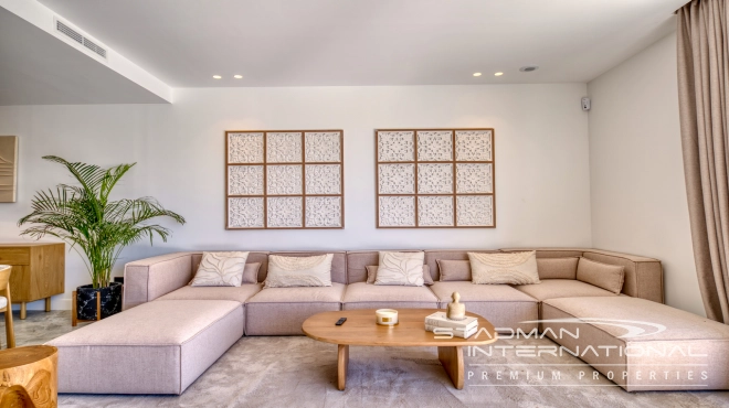 Modern Villa on a Flat Plot in a Central Location Near Altea