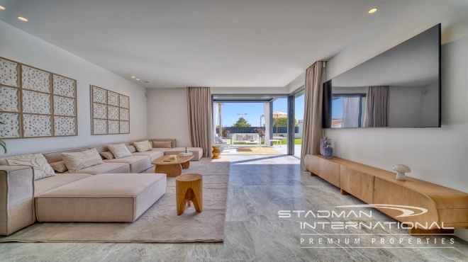 Modern Villa on a Flat Plot in a Central Location Near Altea